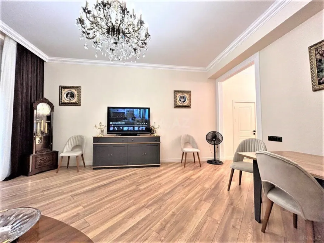 Satılır 2 otaqlı mənzil 72 m²