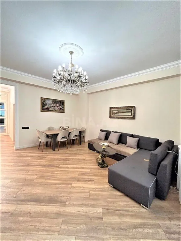 Satılır 2 otaqlı mənzil 72 m²