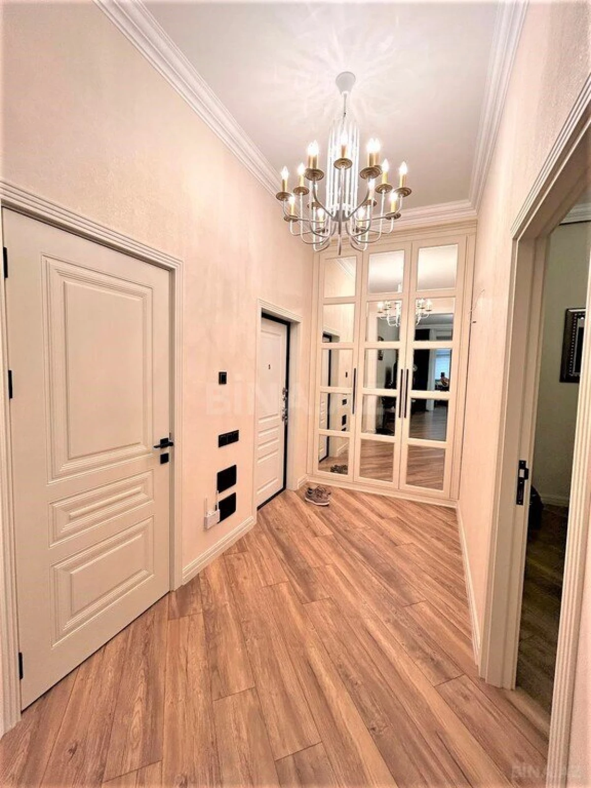 Satılır 2 otaqlı mənzil 72 m²