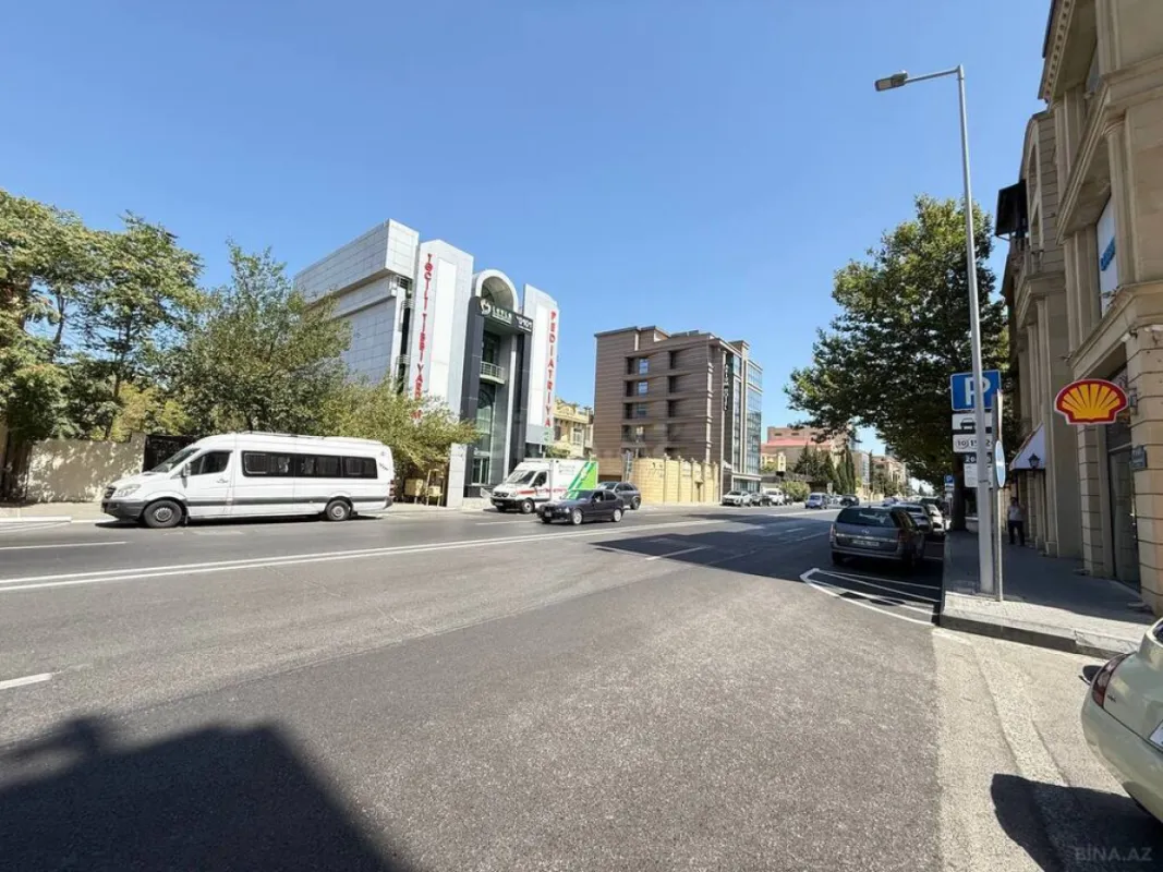 Satılır 6 otaqlı həyət evi 300 m²