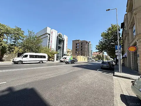 Satılır 6 otaqlı həyət evi 300 m²