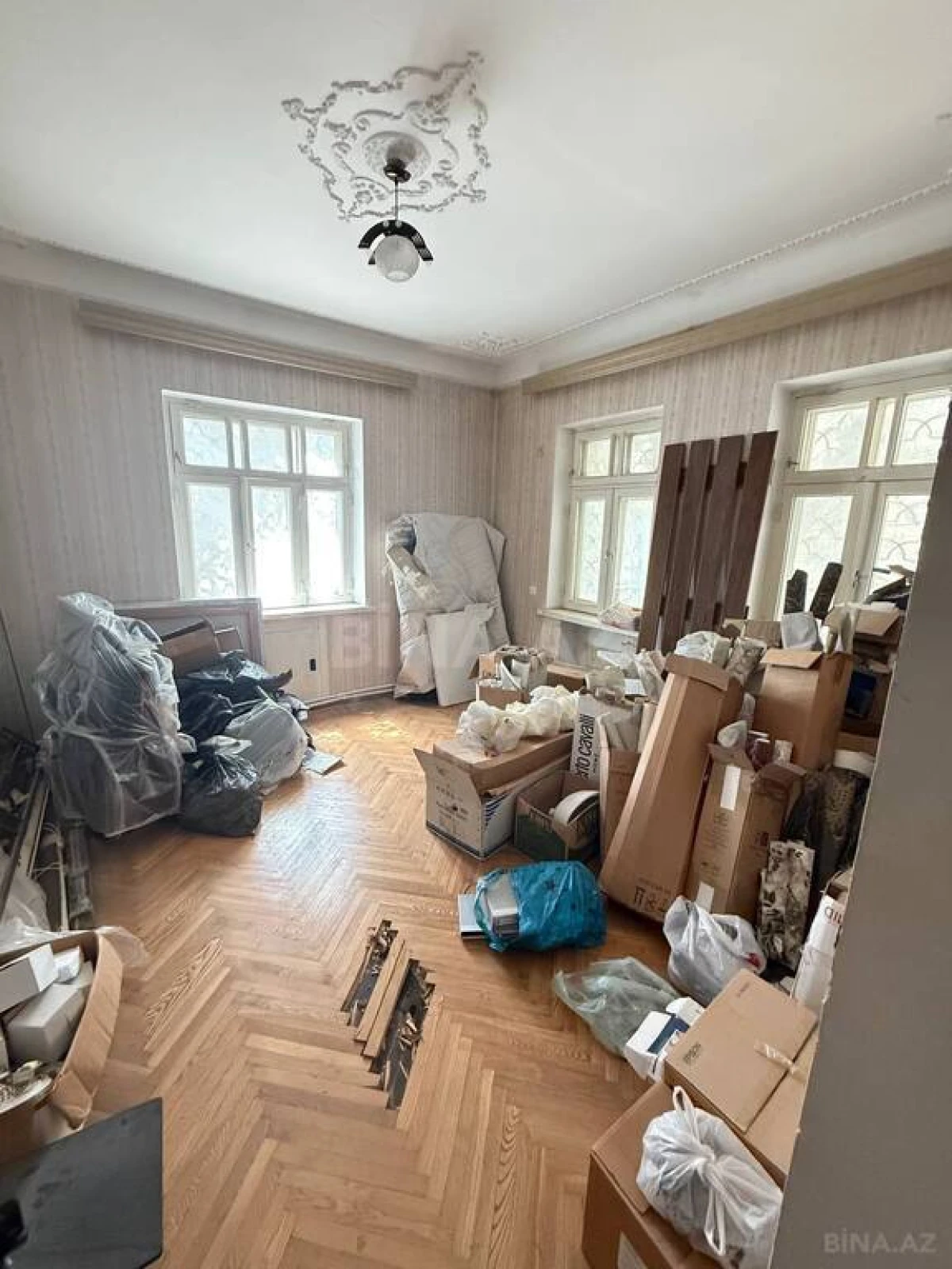 Satılır 6 otaqlı həyət evi 300 m²