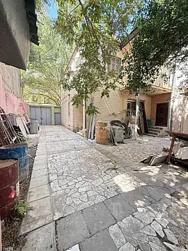 Satılır 6 otaqlı həyət evi 300 m²