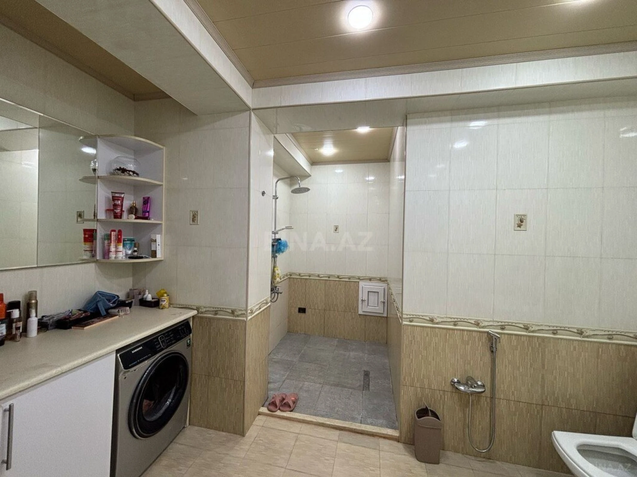 Satılır 3 otaqlı mənzil 117 m²