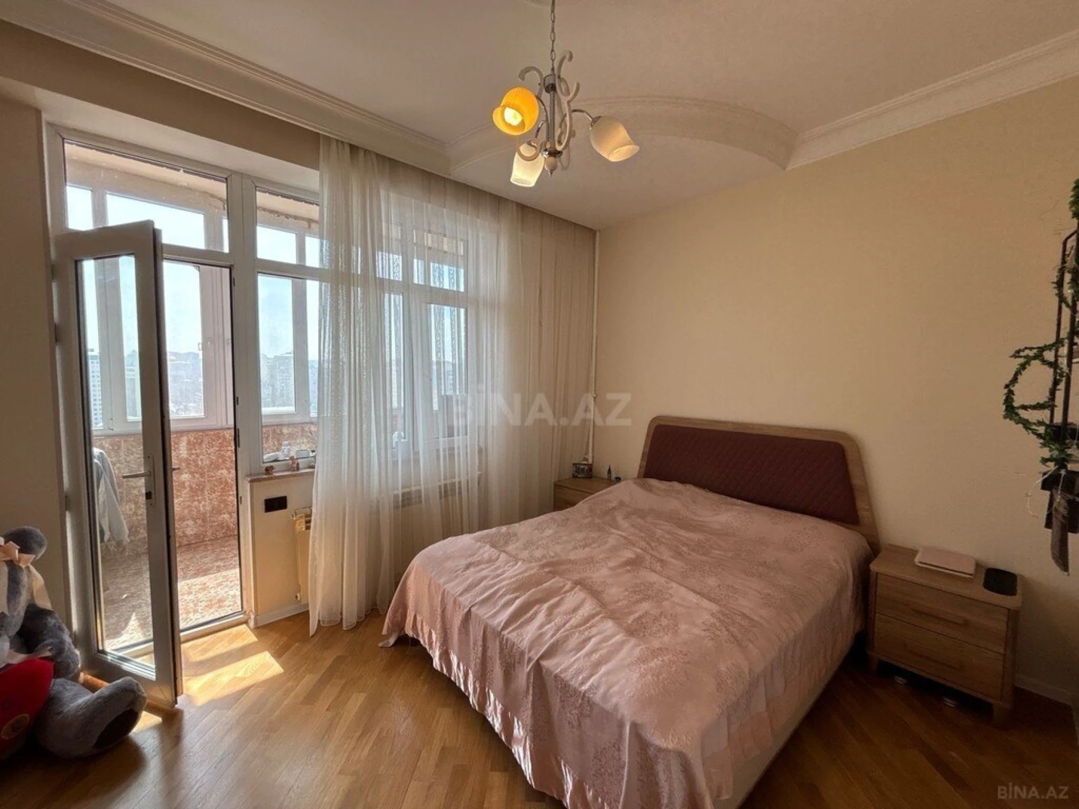 Satılır 3 otaqlı mənzil 117 m²