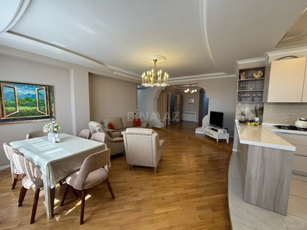 Satılır 3 otaqlı mənzil 117 m²