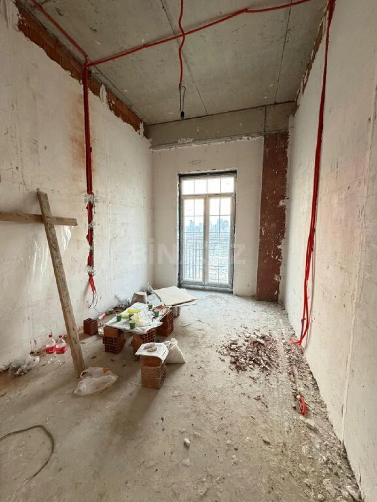 Satılır 3 otaqlı mənzil 103 m²