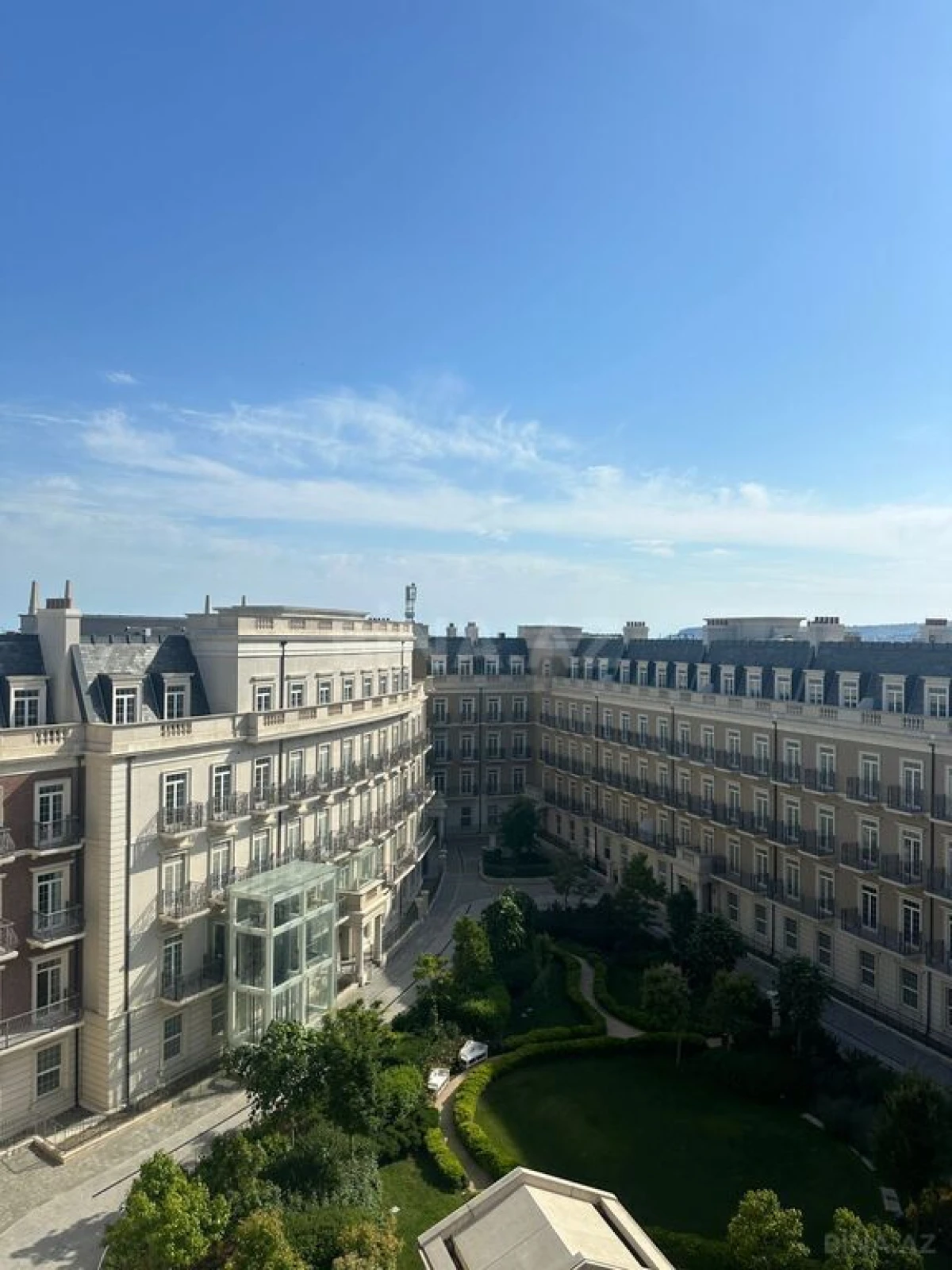 Satılır 3 otaqlı mənzil 103 m²