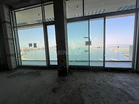 Satılır 5 otaqlı mənzil 527 m²