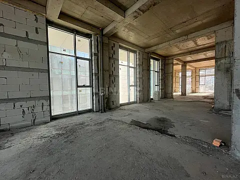 Satılır 5 otaqlı mənzil 527 m²