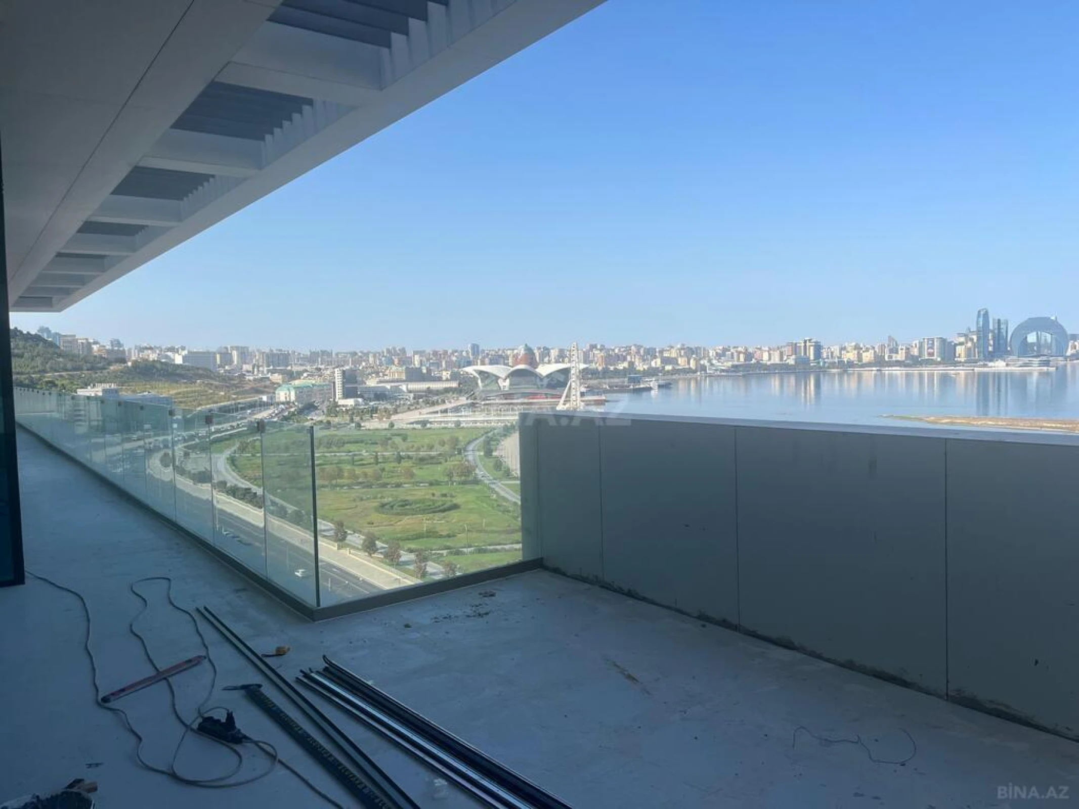 Satılır 5 otaqlı mənzil 527 m²