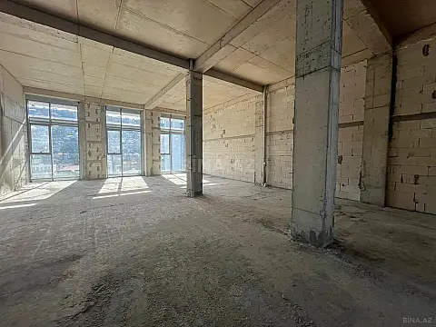 Satılır 5 otaqlı mənzil 527 m²