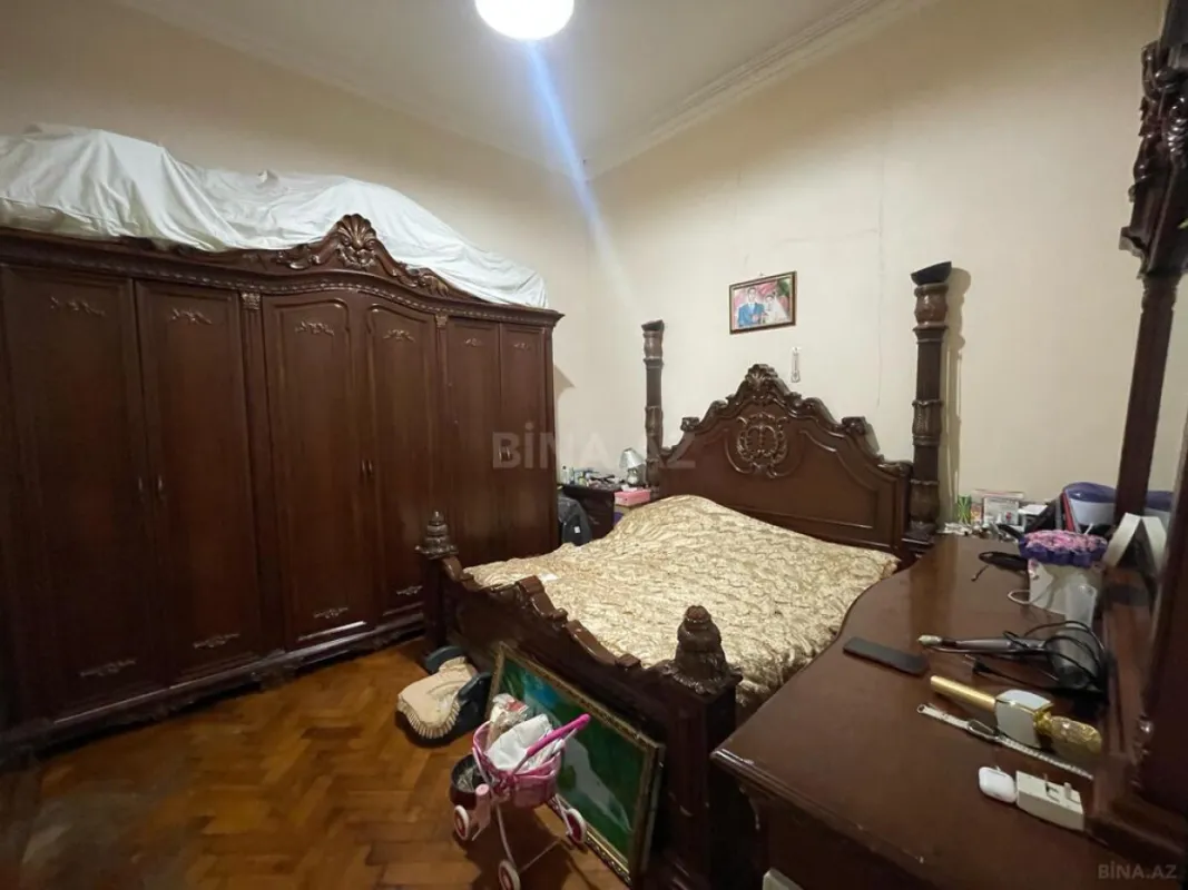 Satılır 3 otaqlı mənzil 140 m²