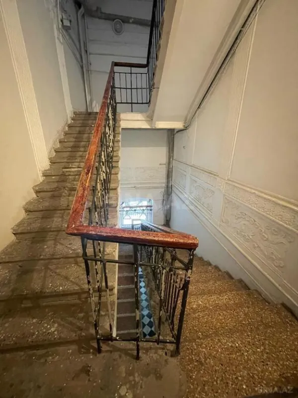 Satılır 3 otaqlı mənzil 140 m²