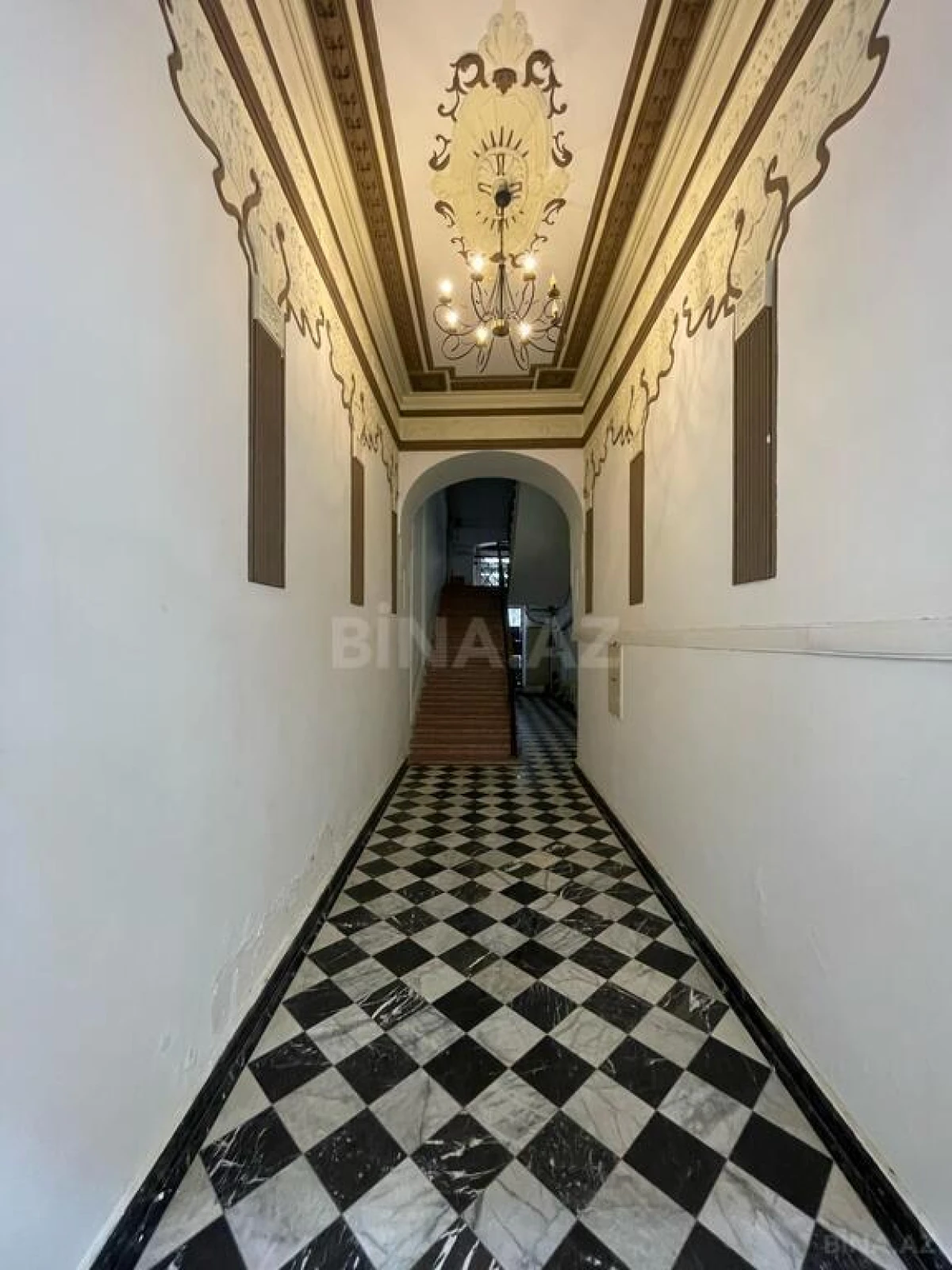 Satılır 3 otaqlı mənzil 140 m²