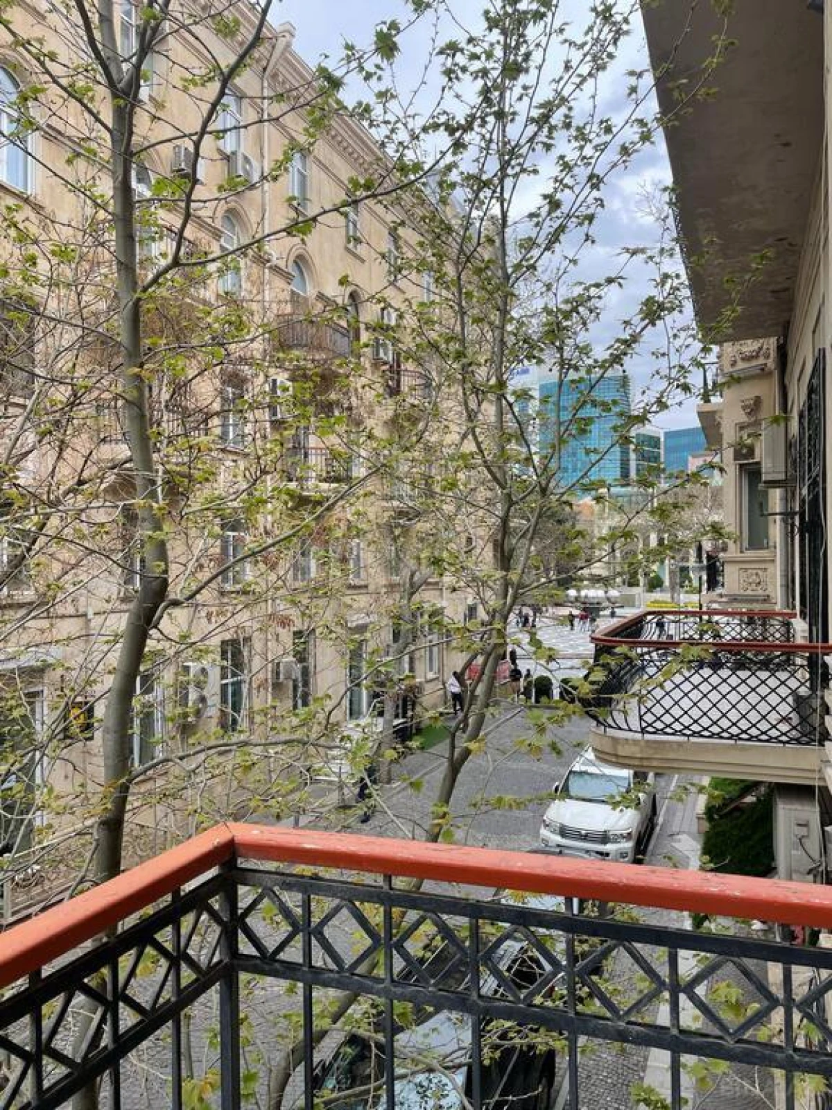 Satılır 3 otaqlı mənzil 140 m²