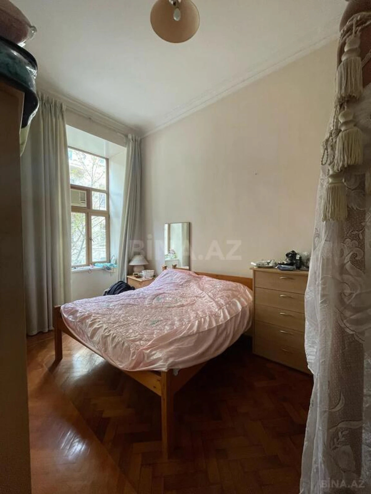 Satılır 3 otaqlı mənzil 140 m²
