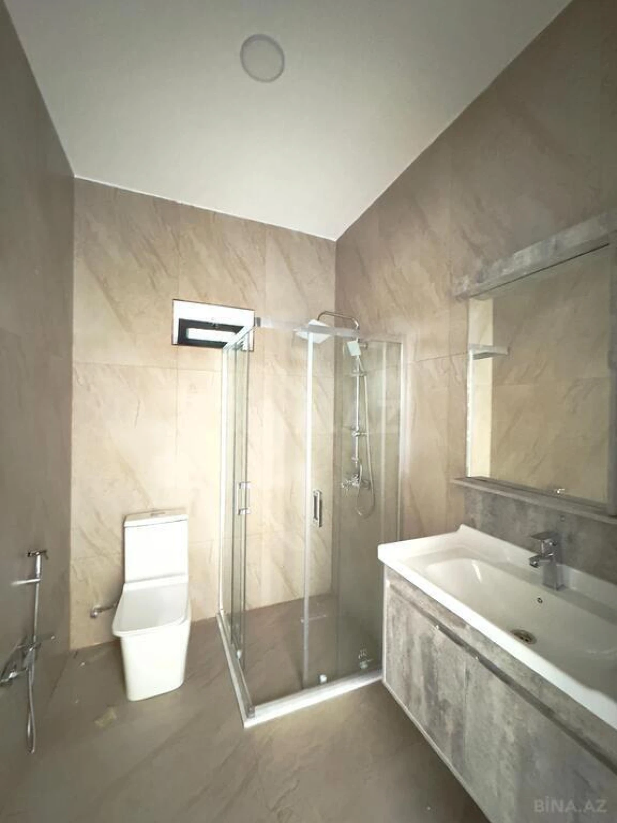 Satılır 4 otaqlı həyət evi 150 m²