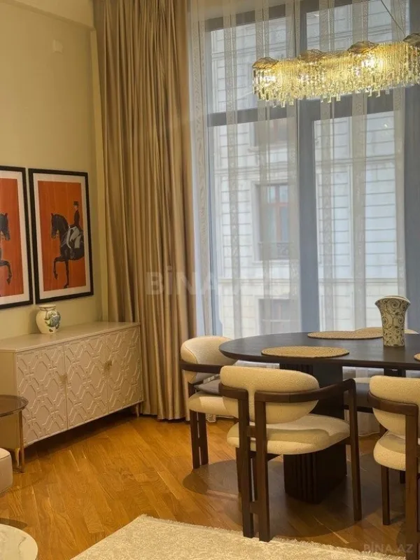 Kirayə verilir 3 otaqlı mənzil 126 m²