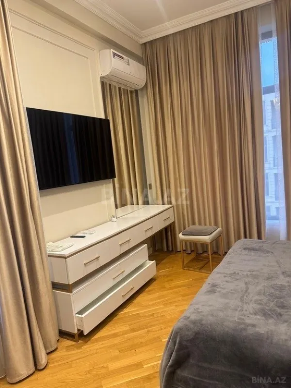 Kirayə verilir 3 otaqlı mənzil 126 m²