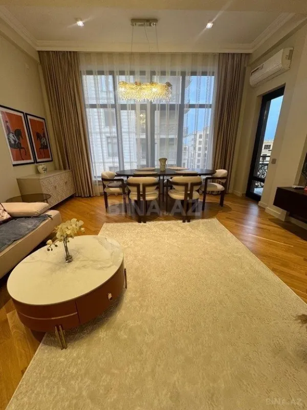 Kirayə verilir 3 otaqlı mənzil 126 m²