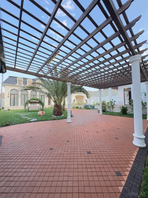 Satılır 6 otaqlı həyət evi 350 m²