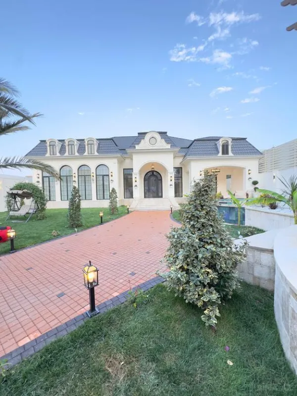 Satılır 6 otaqlı həyət evi 350 m²