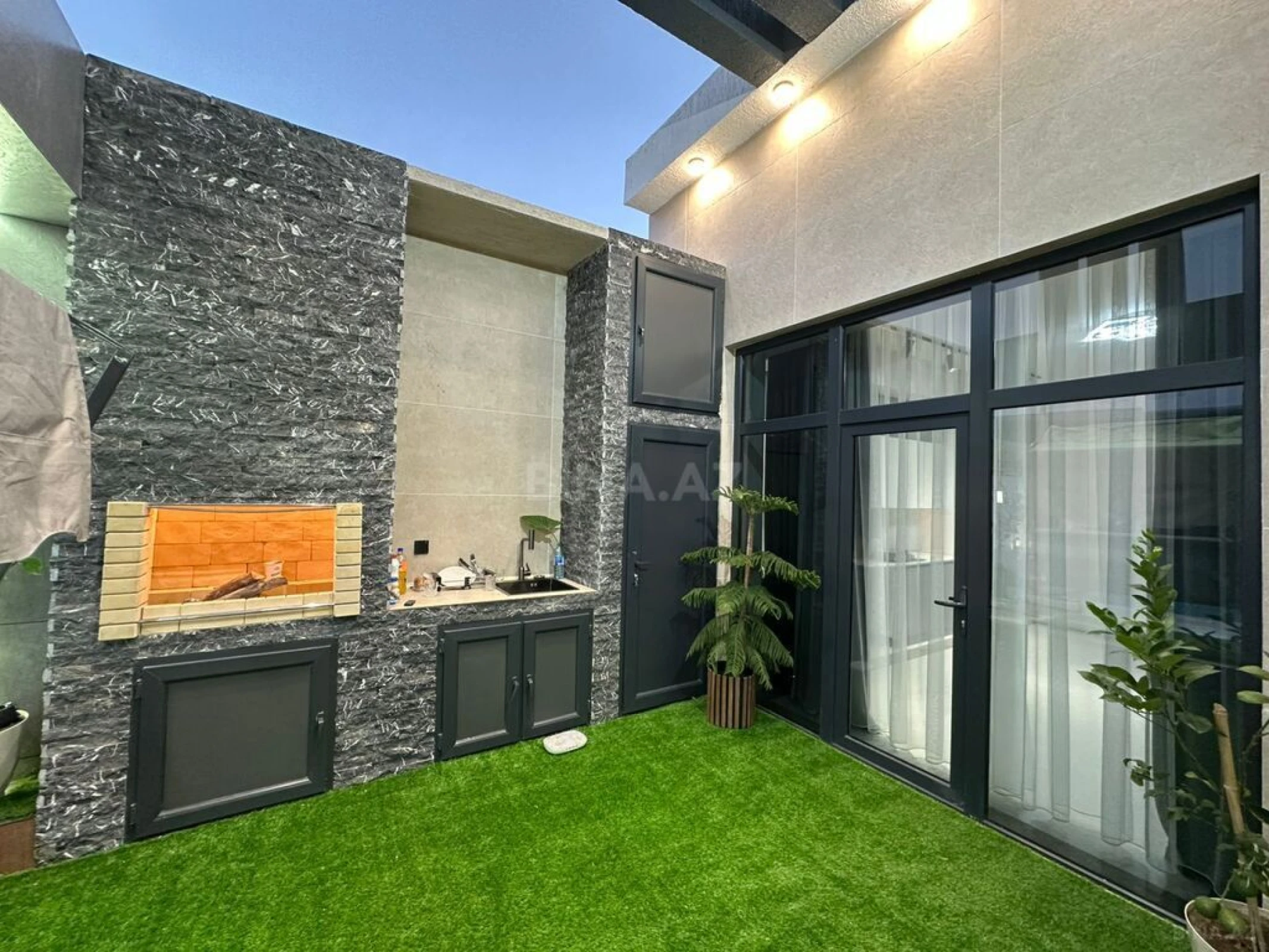 Satılır 4 otaqlı həyət evi 230 m²
