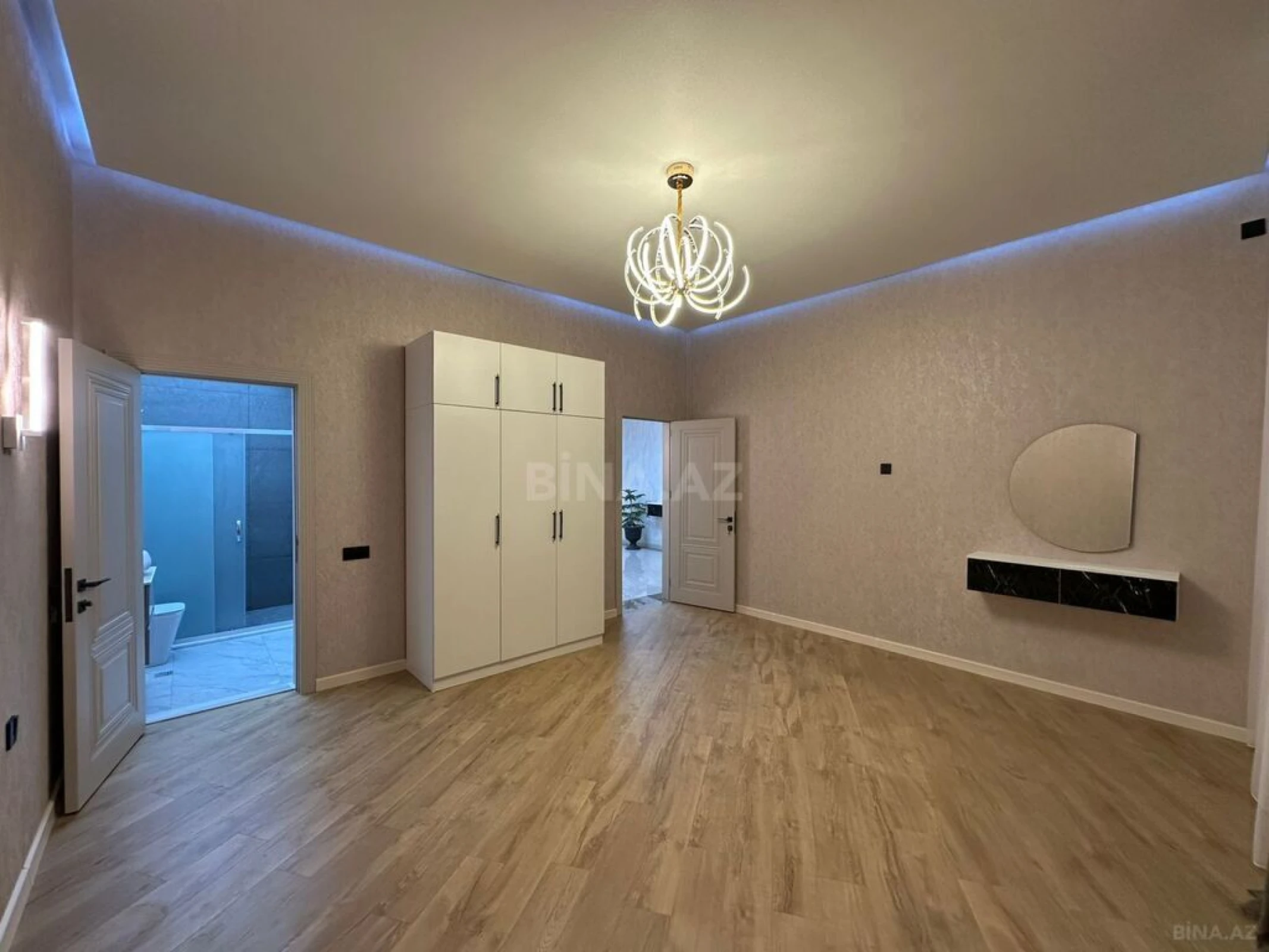 Satılır 4 otaqlı həyət evi 230 m²