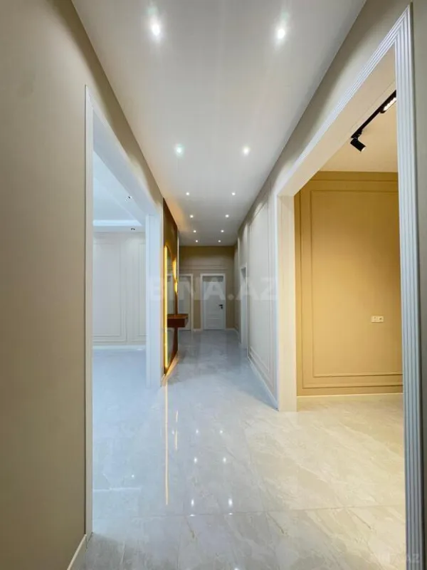 Satılır 4 otaqlı həyət evi 180 m²