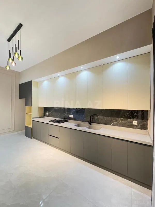 Satılır 4 otaqlı həyət evi 180 m²