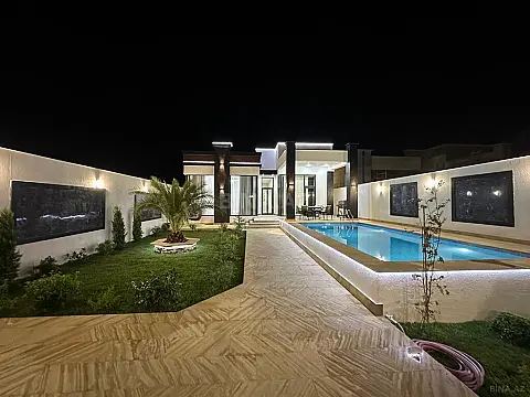 Satılır 4 otaqlı həyət evi 160 m²