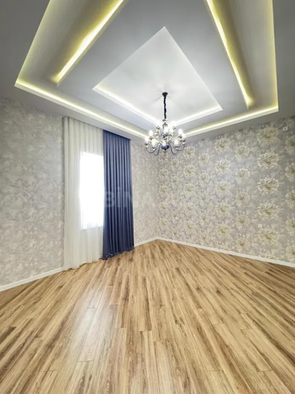 Satılır 5 otaqlı həyət evi 280 m²