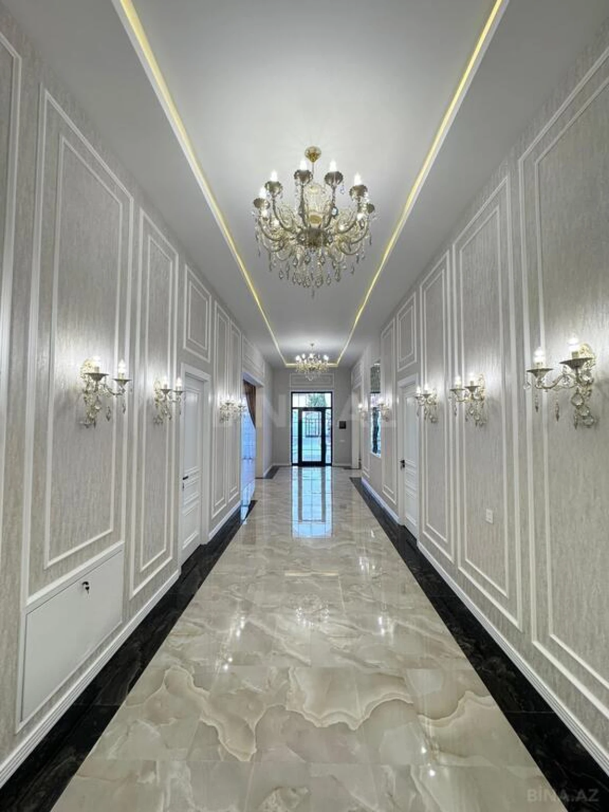 Satılır 5 otaqlı həyət evi 280 m²