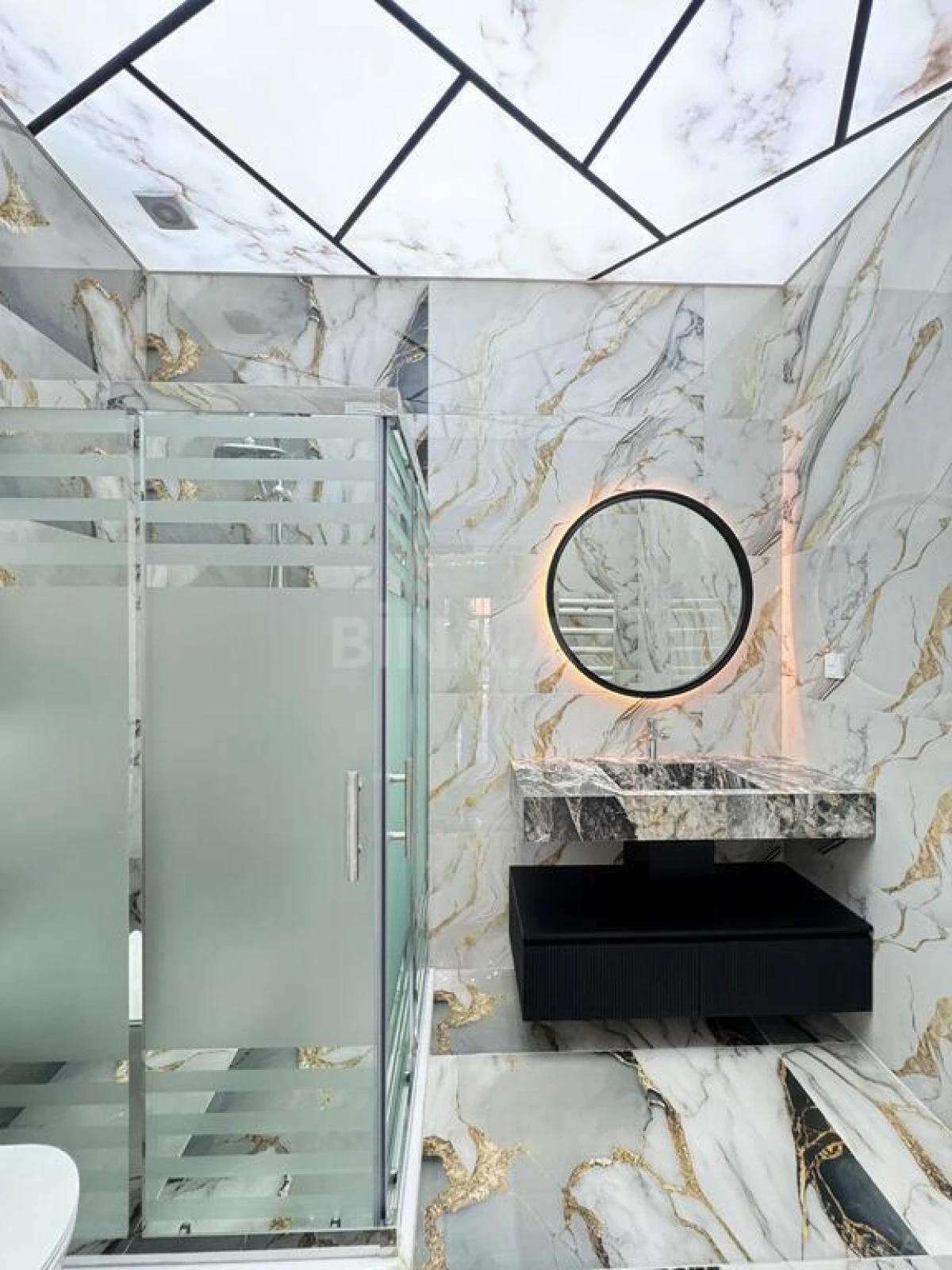 Satılır 5 otaqlı həyət evi 280 m²