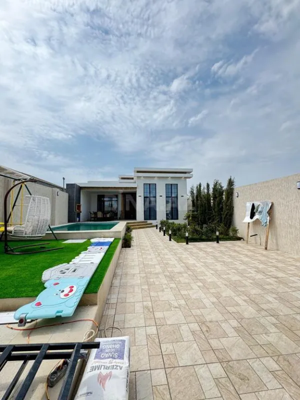 Satılır 4 otaqlı həyət evi 170 m²