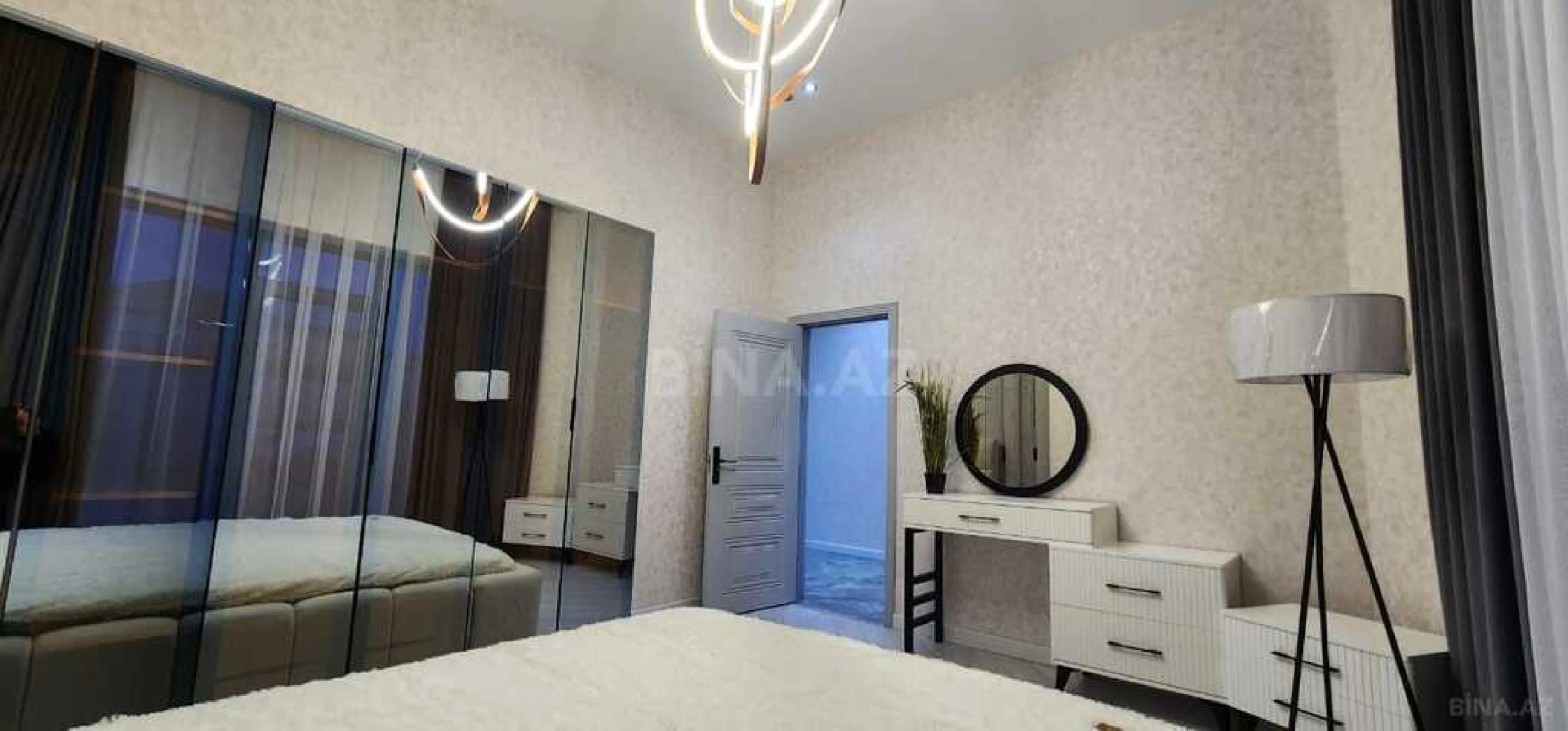 Satılır 4 otaqlı həyət evi 170 m²
