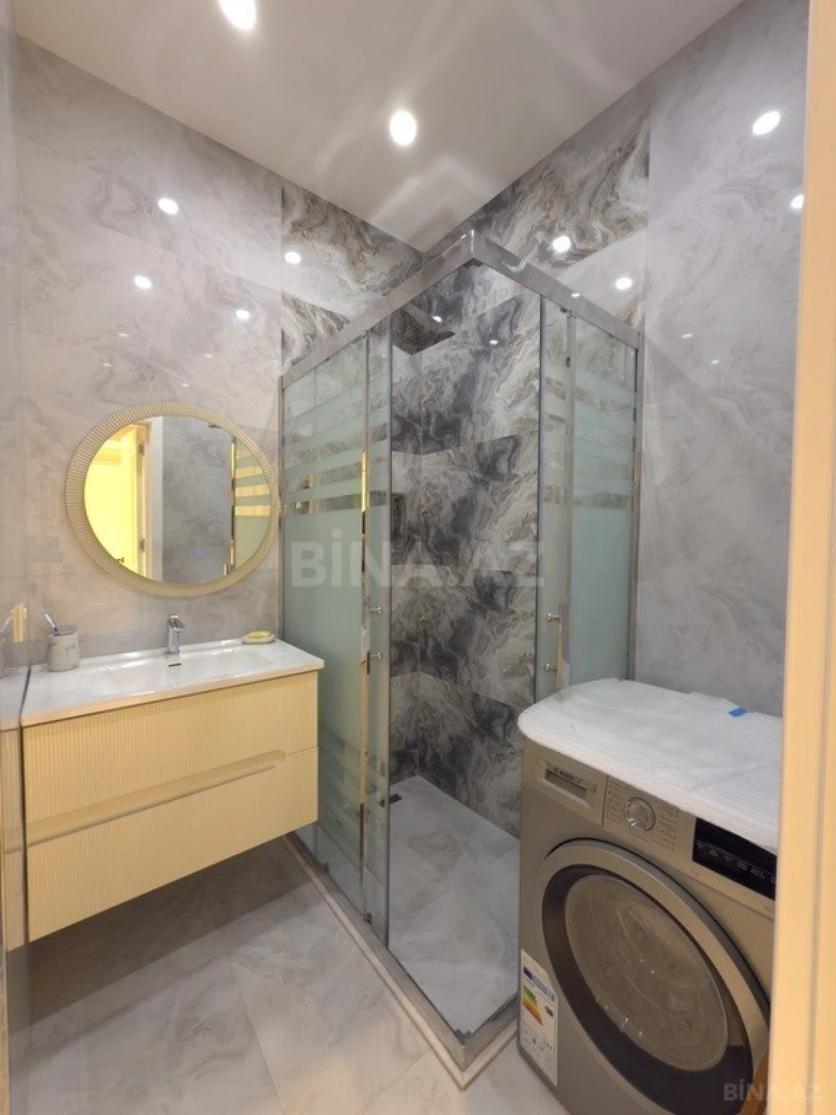 Kirayə verilir 2 otaqlı mənzil 65 m²