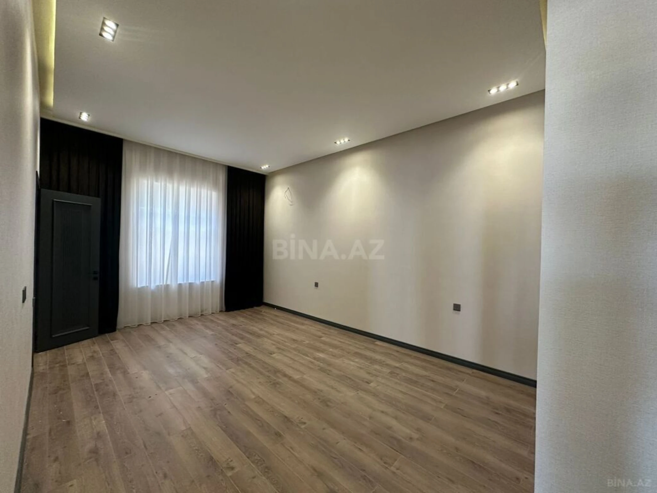 Satılır 4 otaqlı həyət evi 160 m²