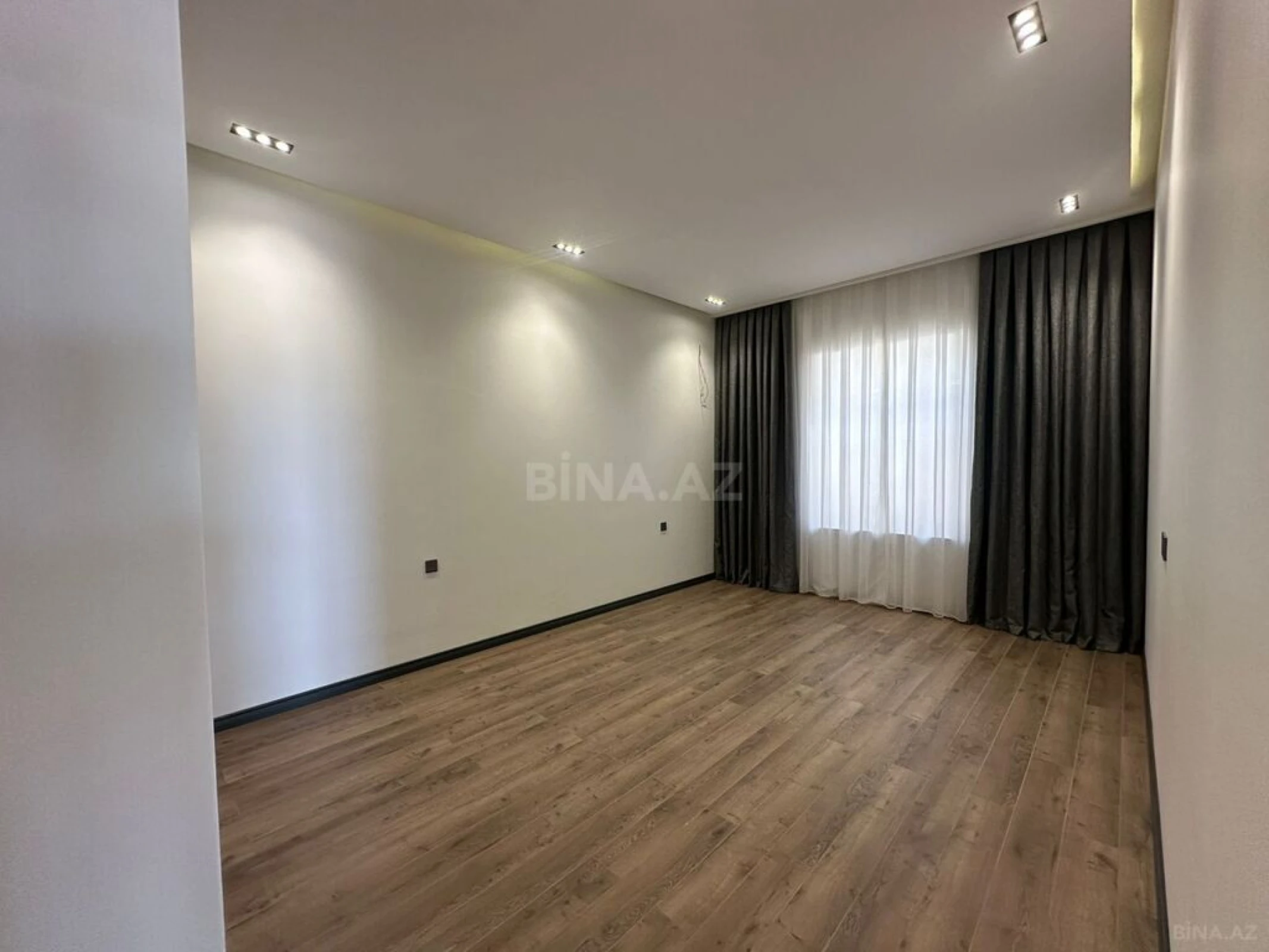 Satılır 4 otaqlı həyət evi 160 m²