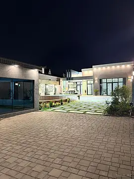 Satılır 5 otaqlı həyət evi 240 m²