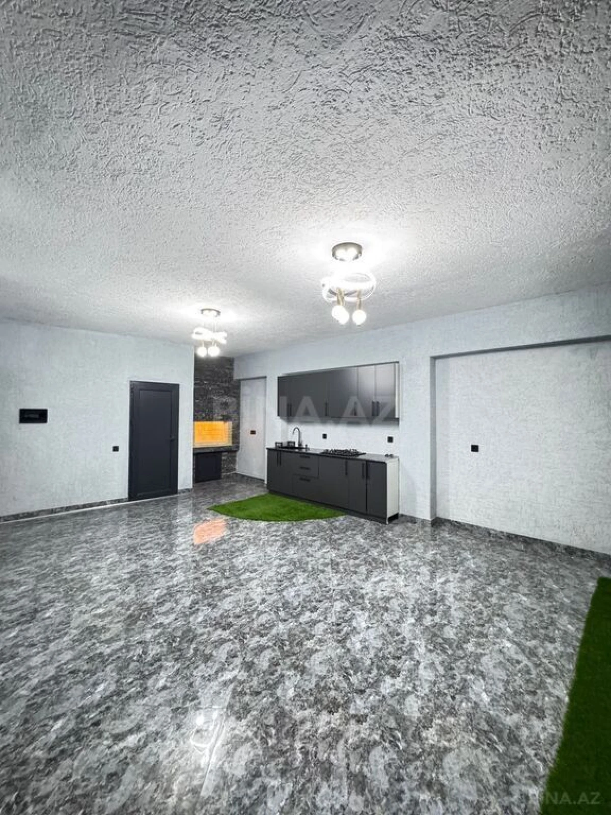 Satılır 5 otaqlı həyət evi 240 m²