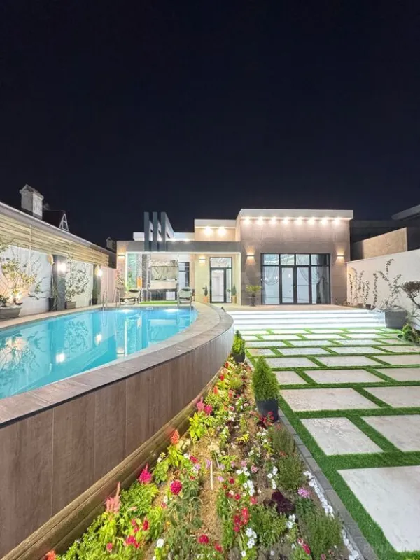 Satılır 5 otaqlı həyət evi 240 m²