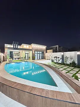 Satılır 5 otaqlı həyət evi 240 m²