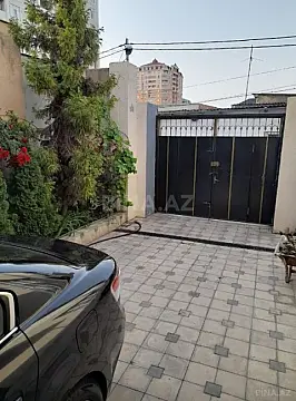 Satılır 5 otaqlı həyət evi 100 m²