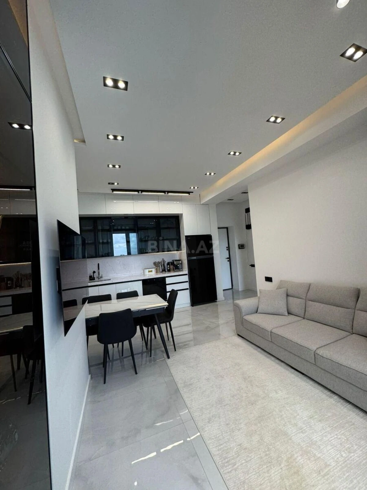 Kirayə verilir 2 otaqlı mənzil 65 m²