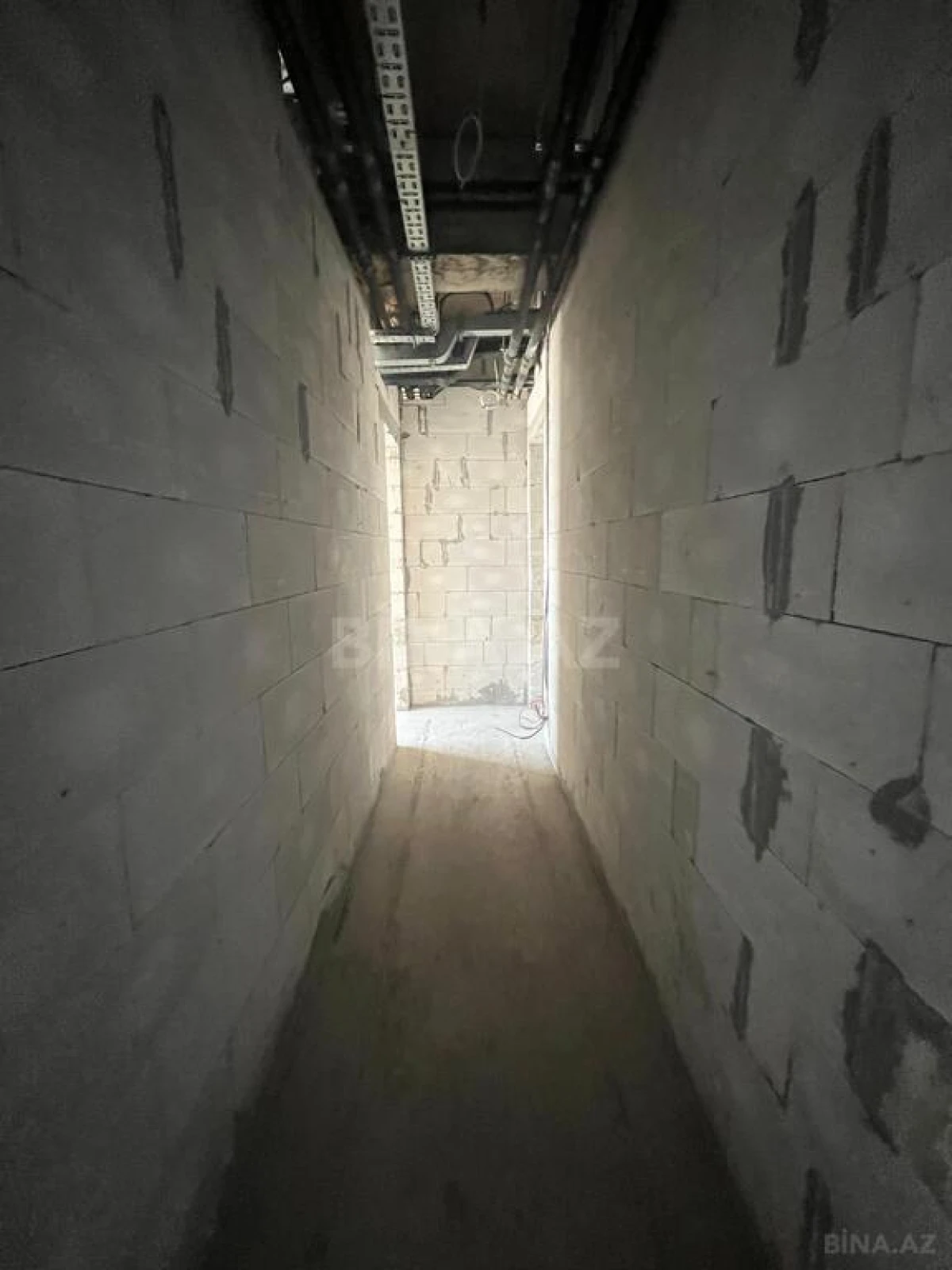 Satılır 4 otaqlı mənzil 377 m²