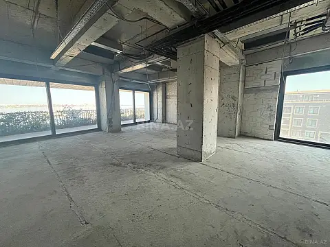 Satılır 4 otaqlı mənzil 377 m²