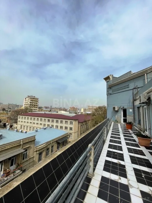 Kirayə verilir 20 otaqlı ofis 2000 m²