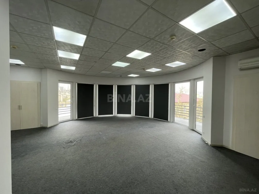 Kirayə verilir 20 otaqlı ofis 2000 m²